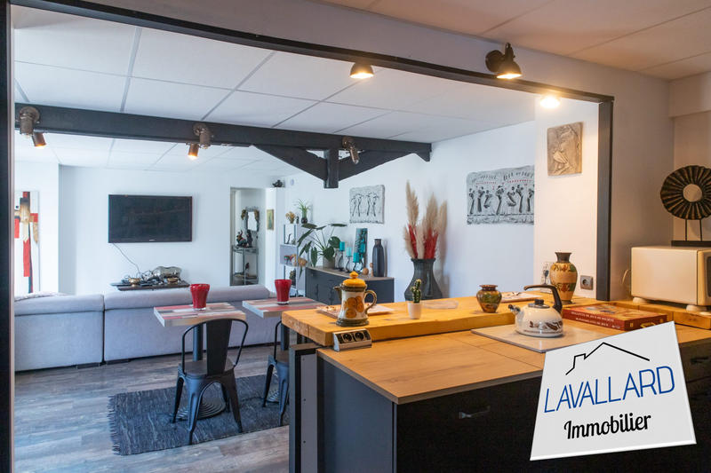 Maison - 260 m² - 10 pièces