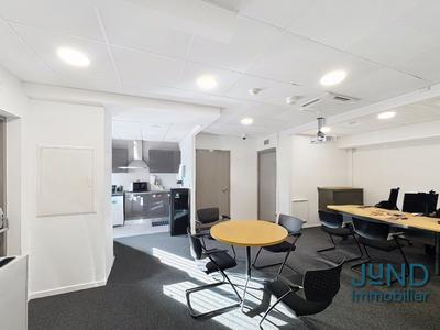 Local d'activités - 100 m²