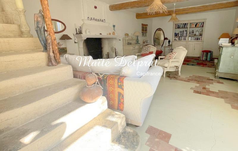 Maison - 262 m² - 9 pièces