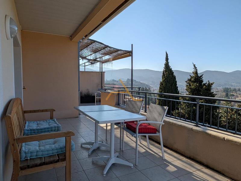 Appartement - 104 m² - 4 pièces