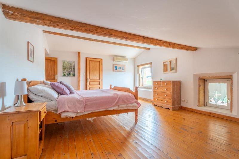 Maison - 212 m² - 5 pièces