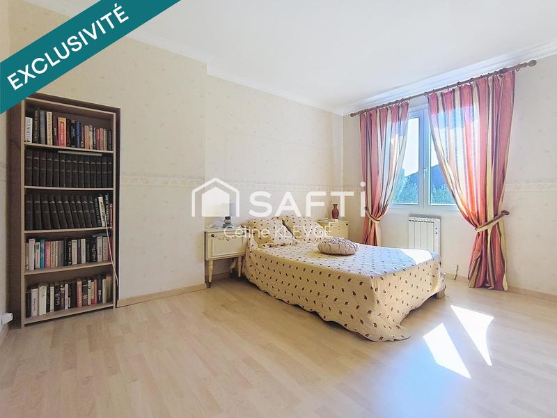 Maison - 94 m² - 5 pièces