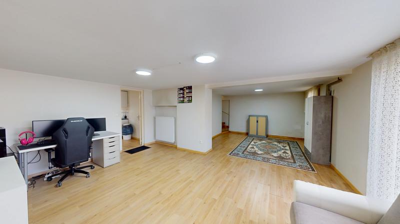 Maison - 166 m² - 8 pièces