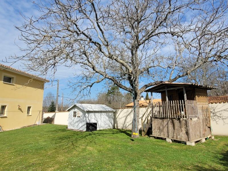 Maison - 210 m² - 9 pièces