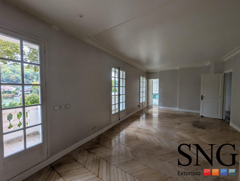 Maison - 275 m² - 6 pièces