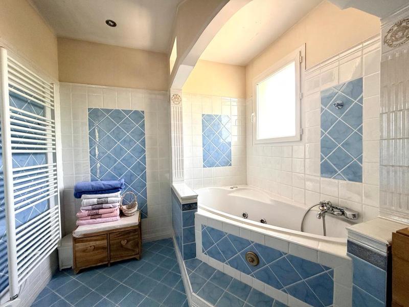 Maison - 200 m² - 5 pièces