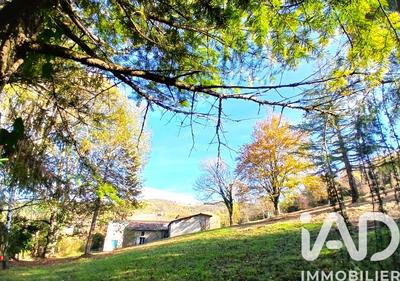 Maison - 300 m² - 11 pièces