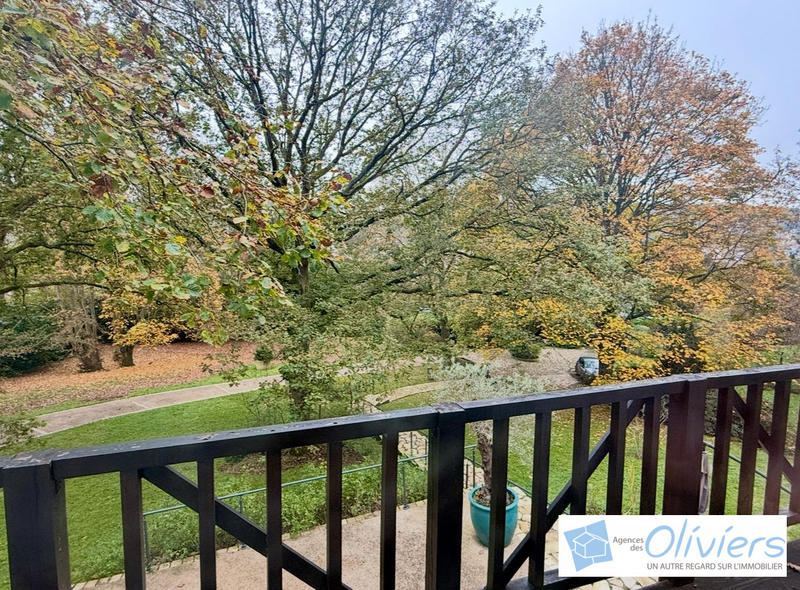 Maison traditionnelle - 375 m² - 9 pièces