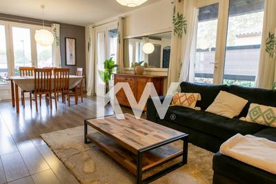 Maison traditionnelle - 143 m² - 7 pièces