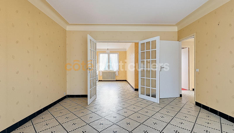 Maison - 99 m² - 5 pièces