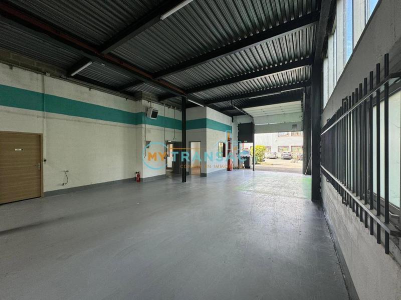 Local d'activité / Entrepôt - 820 m²