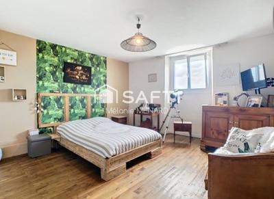 Maison - 186 m² - 7 pièces