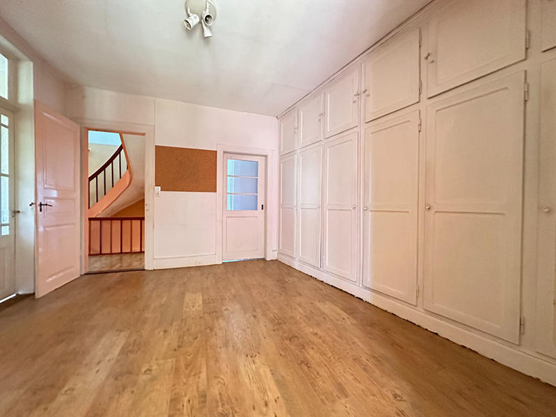 Maison - 161 m² - 7 pièces