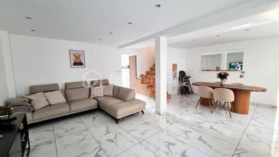 Appartement - 120 m² - 5 pièces