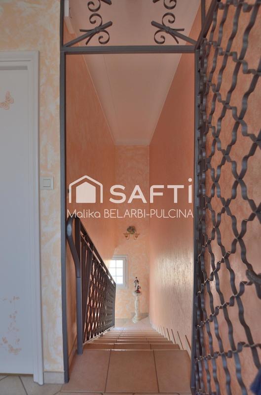 Villa - 208 m² - 9 pièces