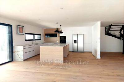 Villa - 212 m² - 6 pièces