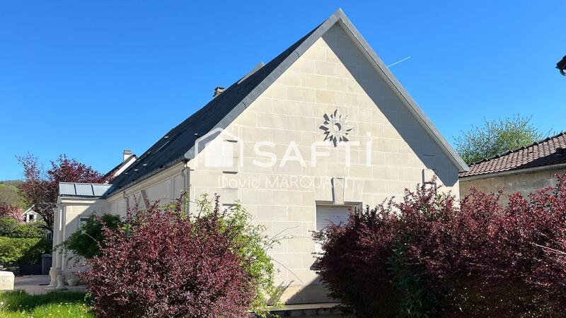 Maison - 218 m² - 10 pièces