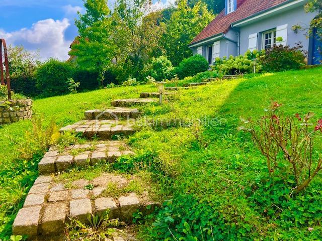 Maison - 169 m² - 8 pièces