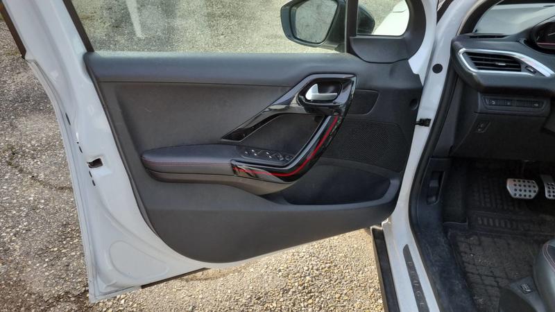 Peugeot 2008 1.2 Puretech 110.0 Eat 6 Gt Line - Automatique