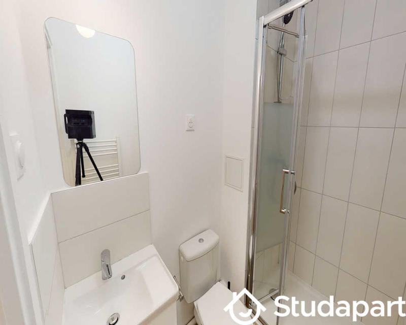 Chambre - 220 m² - 1 pièce