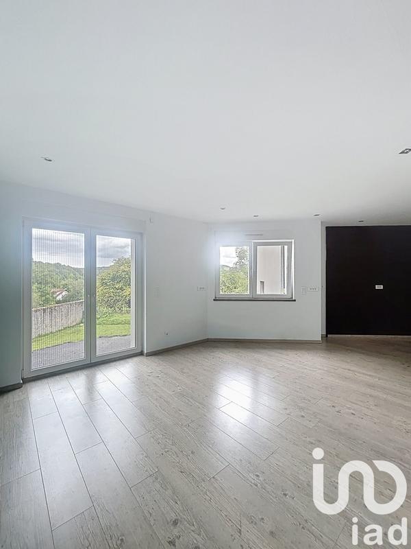 Maison - 303 m² - 8 pièces