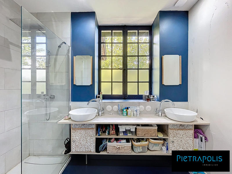 Appartement - 177 m² - 6 pièces