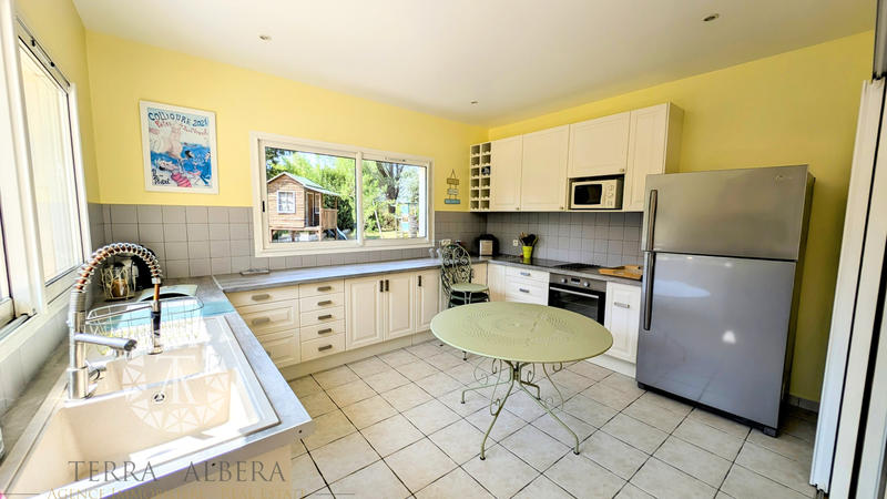 Villa - 254 m² - 8 pièces