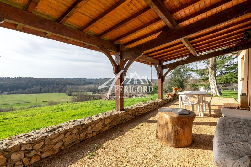 Maison - 210 m² - 10 pièces