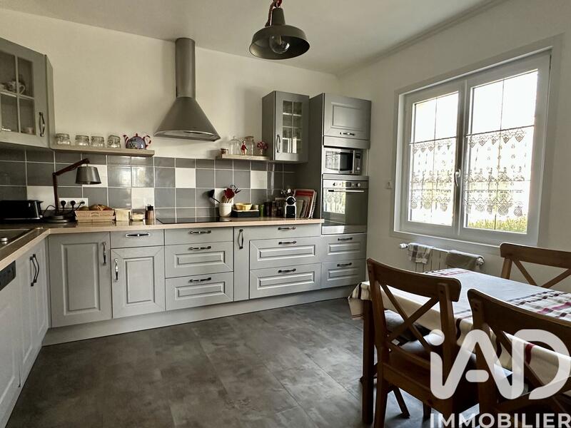 Maison - 170 m² - 8 pièces