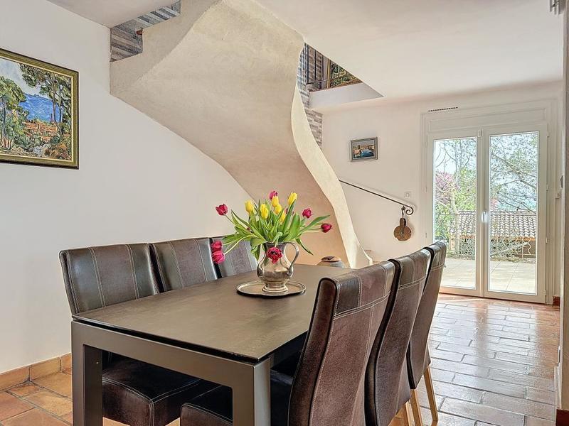 Maison - 210 m² - 6 pièces