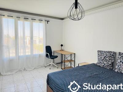 Chambre - 11 m² - 1 pièce