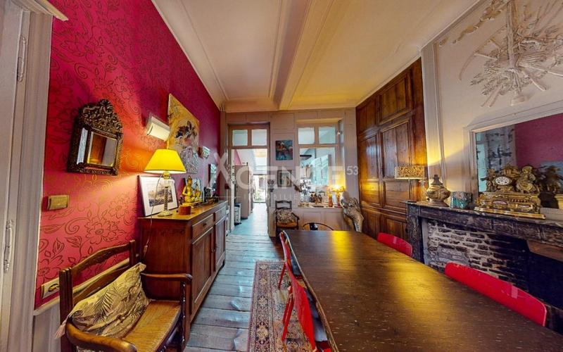 Maison - 294 m² - 7 pièces