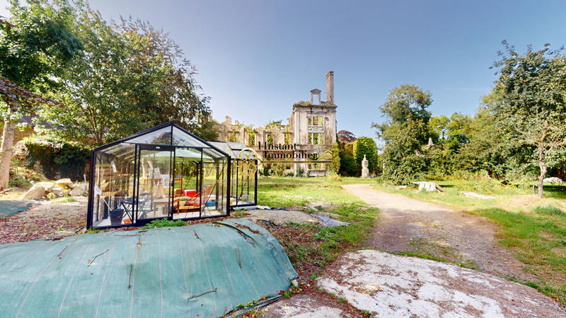 Demeure - 240 m² - 11 pièces