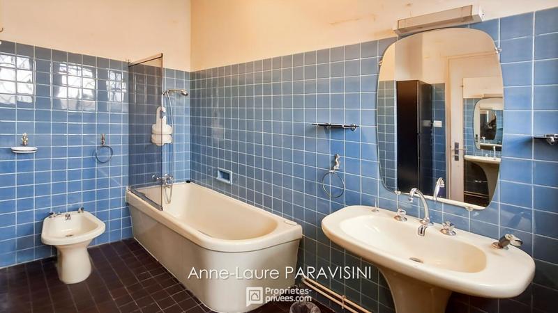 Maison - 267 m² - 10 pièces