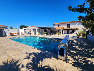 Maison - 230 m² - 5 pièces