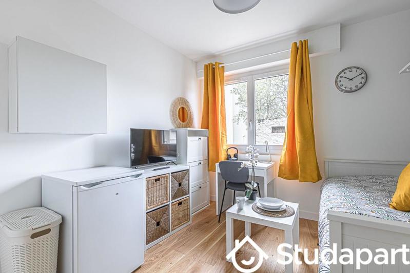 Chambre - 11 m² - 1 pièce