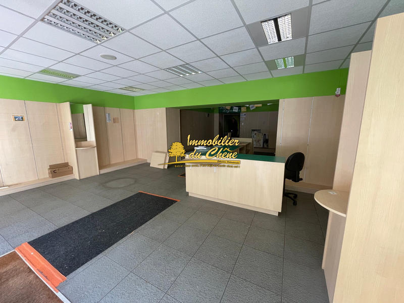 Local commercial - 211 m² - 5 pièces
