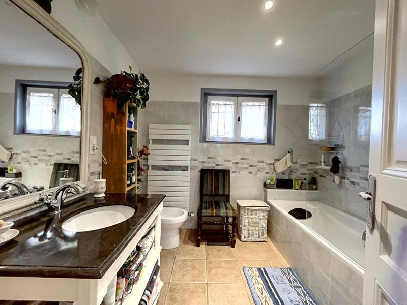 Maison - 167 m² - 6 pièces