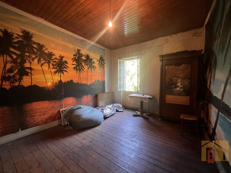 Maison - 200 m² - 7 pièces