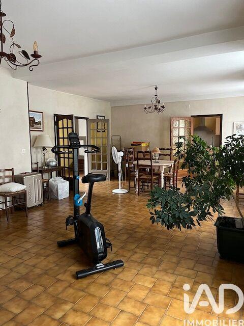 Maison - 227 m² - 8 pièces