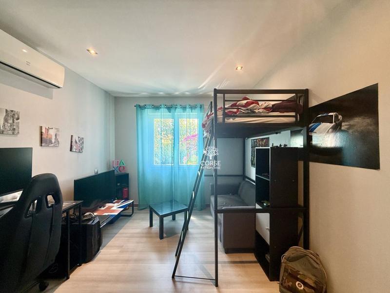 Maison - 190 m² - 7 pièces