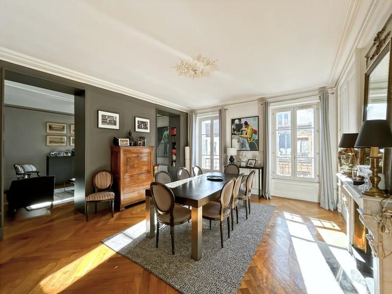 Appartement - 108 m² - 4 pièces