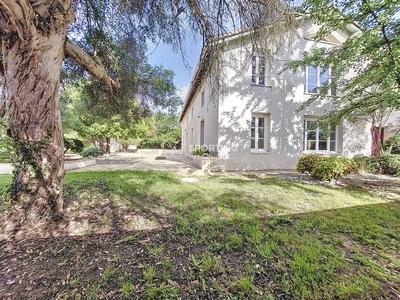 Maison - 400 m² - 8 pièces