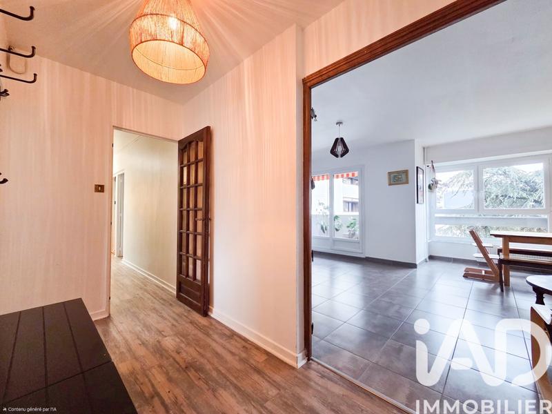 Appartement - 90 m² - 5 pièces