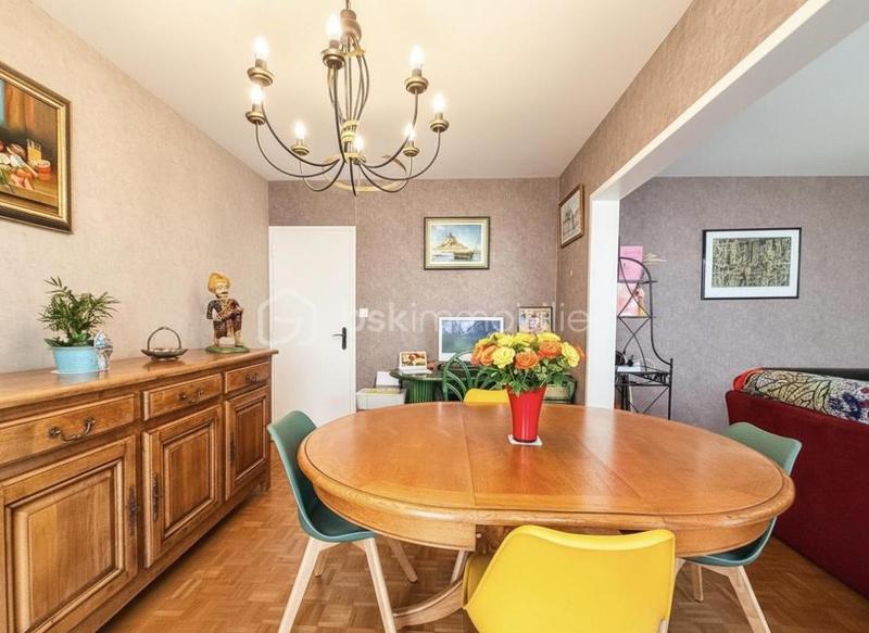 Appartement - 93 m² - 5 pièces