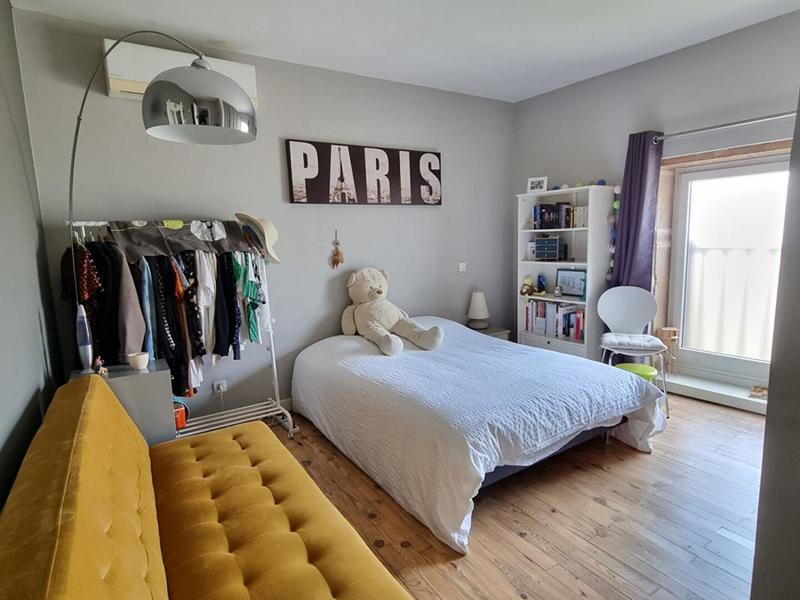 Maison - 221 m² - 8 pièces