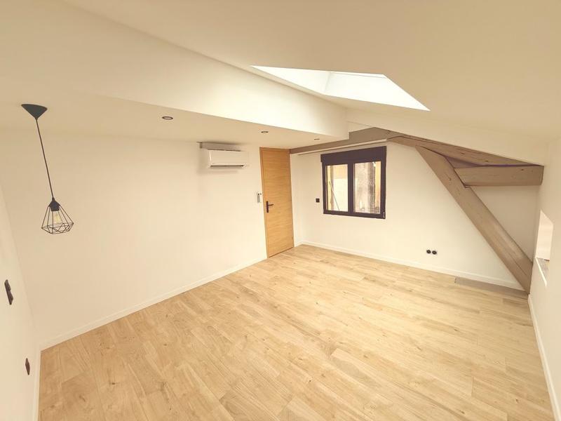 Appartement - 85 m² - 5 pièces