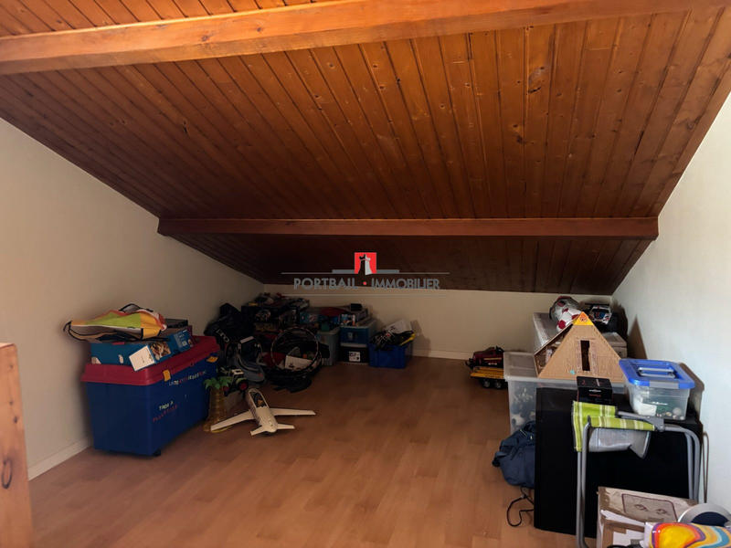 Maison - 208 m² - 9 pièces