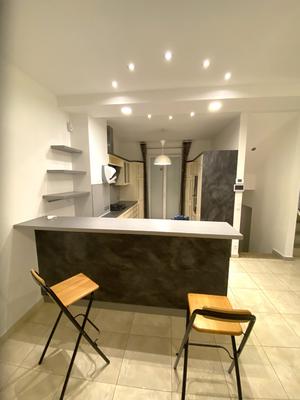 Maison - 210 m² - 6 pièces