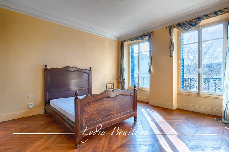 Propriété - 395 m² - 14 pièces